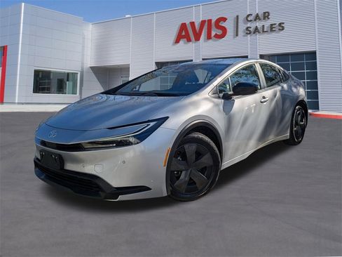 Used 2025 Toyota Prius LE image 1