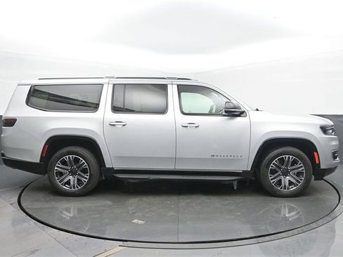 Used 2024 Jeep Wagoneer L Series II w/ Flexible Seating Group image 6