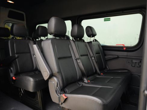 Used 2024 Mercedes-Benz Sprinter 2500 image 21