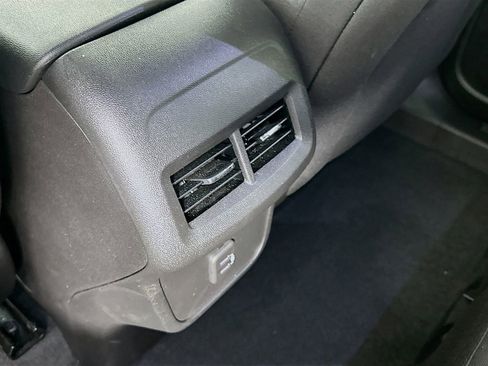 Used 2023 Chevrolet Equinox LS w/ Sport Edition image 32