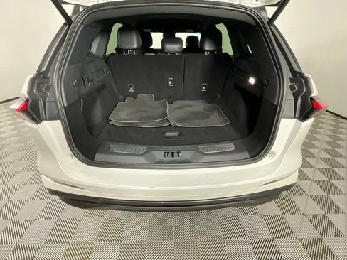 Certified 2024 Lincoln Nautilus Premier w/ Jet Appearance Package image 27