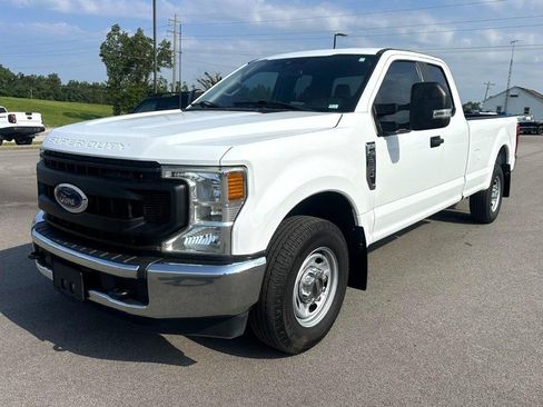 Used 2022 Ford F250 XL w/ Power Equipment Group RWD image 4