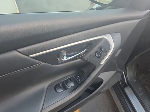 Used 2016 Nissan Altima 3.5 SL w/ 3.5 Technology Package image 15