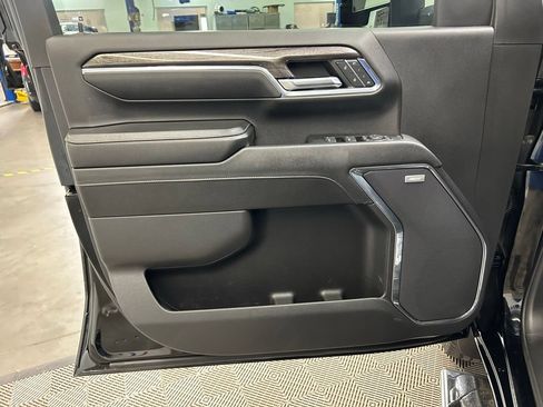 Used 2024 Chevrolet Silverado 2500 LTZ w/ LTZ Convenience Package AWD/4WD image 20