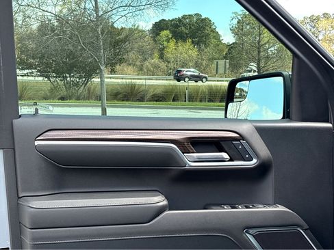 Used 2024 Chevrolet Silverado 1500 RST image 9