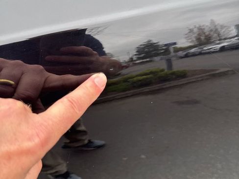 Used 2017 Volvo XC90 T6 Momentum w/ Vision Package image 6