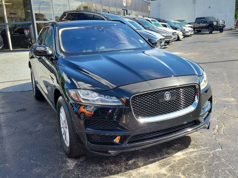 Used 2019 Jaguar F-PACE Prestige AWD/4WD image 3