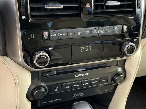 Used 2023 Lexus GX 460 Premium image 16