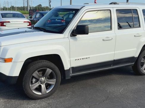 Used 2017 Jeep Patriot Sport w/ Power Value Group FWD image 4