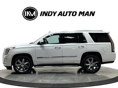 Used 2017 Cadillac Escalade Luxury AWD/4WD image 7
