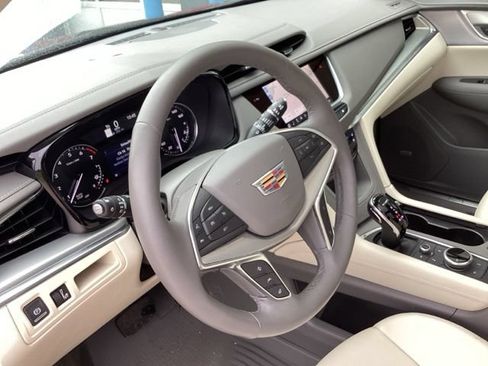 Used 2025 Cadillac XT5 Premium Luxury w/ LPO, Floor Liner Package AWD/4WD image 28