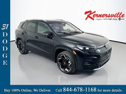 Used 2025 Volkswagen Tiguan SEL R-Line