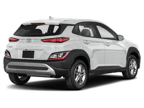 Used 2022 Hyundai Kona SE w/ Winter Weather Package image 2