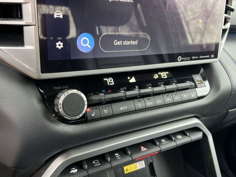 Used 2022 Toyota Tundra Platinum image 18