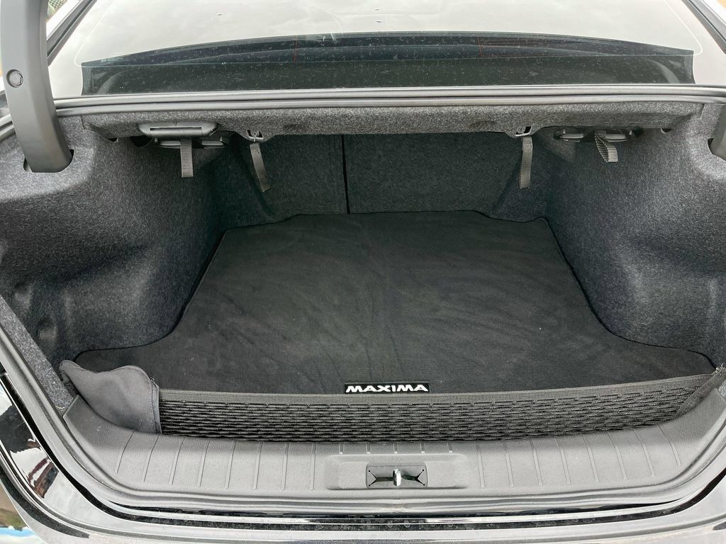 Used 2023 Nissan Maxima SR w/ Sport Mat Group FWD image 27