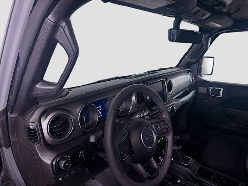 Used 2023 Jeep Wrangler Unlimited w/ Cold Weather Group image 23