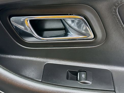 Used 2018 Ford Taurus SEL image 43