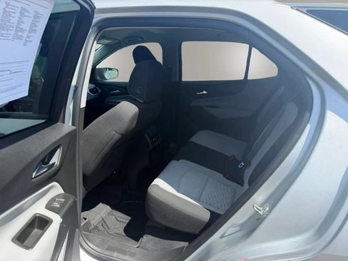 Used 2021 Chevrolet Equinox LS w/ LS Convenience Package AWD/4WD image 28