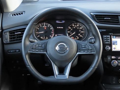 Used 2018 Nissan Rogue Sport SL w/ SL Premium Package image 18