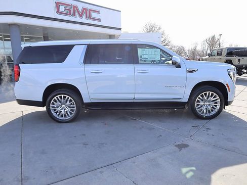 New 2026 GMC Yukon XL Denali w/ Advanced Technology Package image 7