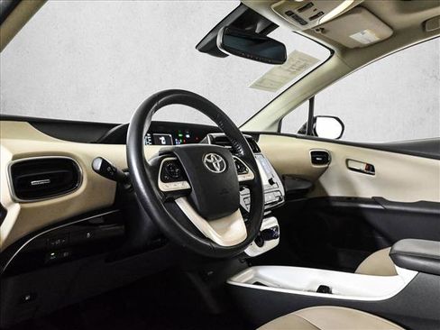 Used 2016 Toyota Prius Four w/ Advanced Technology Package FWD image 10
