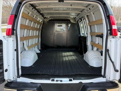 Used 2024 Chevrolet Express 2500 w/ Driver Convenience Package image 12
