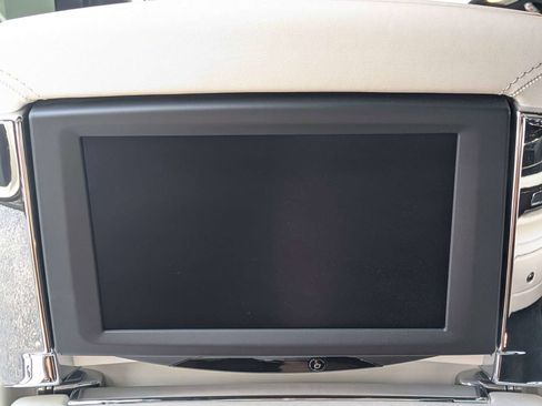 Used 2017 Rolls-Royce Ghost image 16