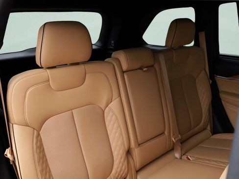 Used 2022 Jeep Grand Cherokee Summit AWD/4WD image 25