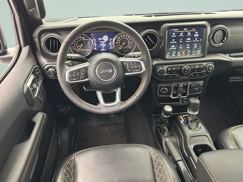 Used 2023 Jeep Gladiator Overland AWD/4WD image 13