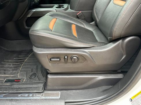 Used 2019 GMC Sierra 1500 AT4 w/ AT4 Premium Package AWD/4WD image 14