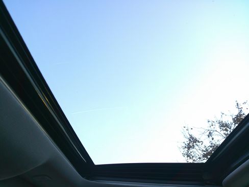 Used 2023 Toyota Highlander XLE image 28