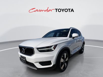 Used 2020 Volvo XC40 T5 Momentum w/ Protection Package Premier