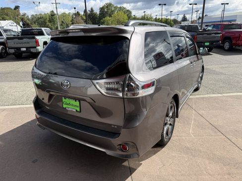 Used 2015 Toyota Sienna SE Premium FWD image 6