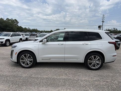 Used 2023 Cadillac XT6 Premium Luxury FWD image 3