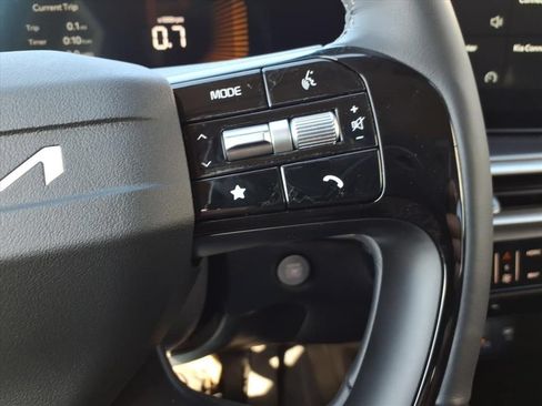 Used 2026 Kia Sorento LX FWD image 20