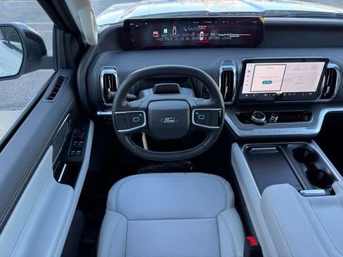 New 2026 Ford Expedition Max Platinum w/ Platinum Ultimate Package AWD/4WD image 5