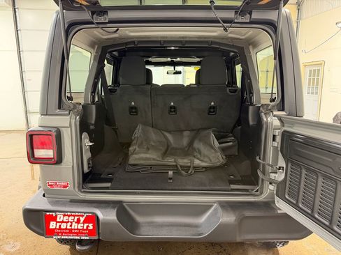 Used 2021 Jeep Wrangler Unlimited Sport AWD/4WD image 28