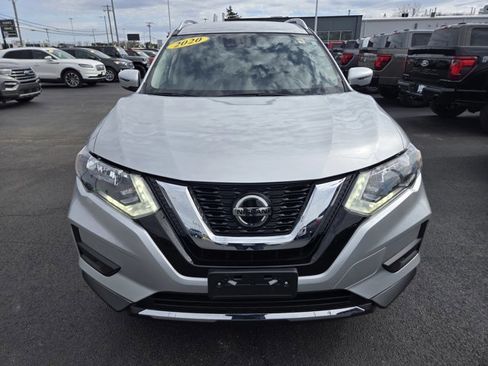 Used 2020 Nissan Rogue SV image 3