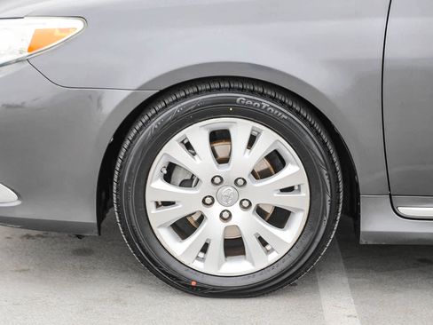 Used 2012 Toyota Avalon FWD image 10
