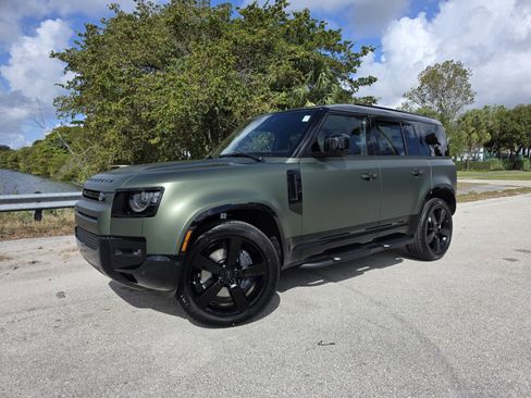 New 2026 Land Rover Defender 110 X-Dynamic SE image 1