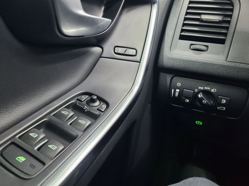 Used 2013 Volvo XC60 T6 image 29