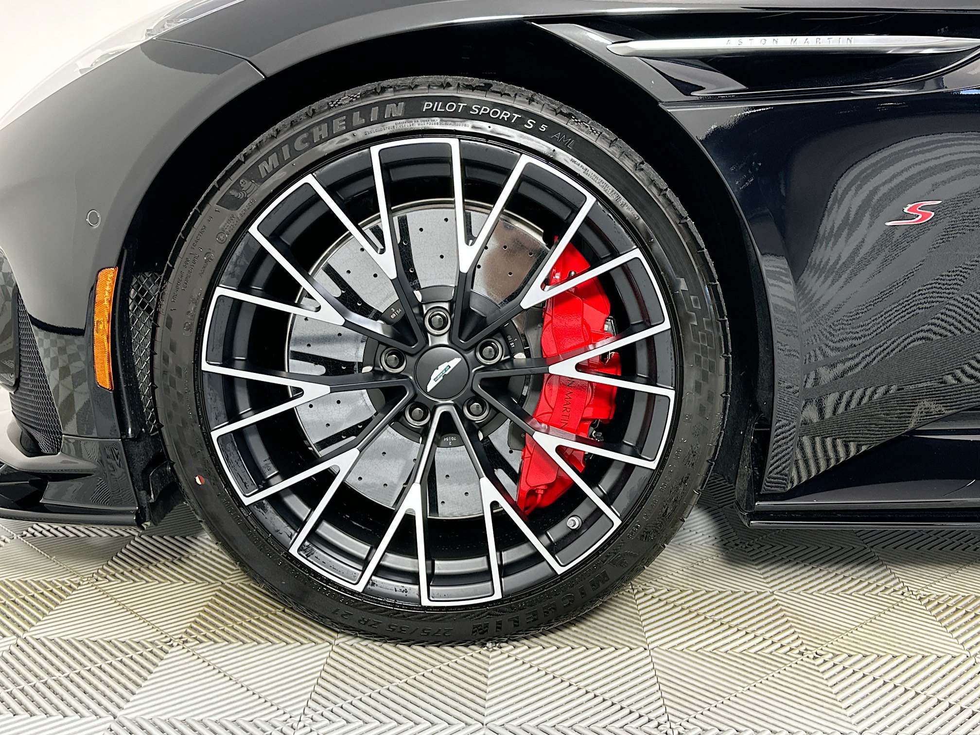 New 2026 Aston Martin DB12 Coupe RWD image 9