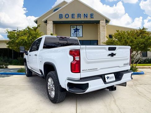 Used 2023 Chevrolet Silverado 2500 High Country w/ Z71 Off-Road Package AWD/4WD image 3