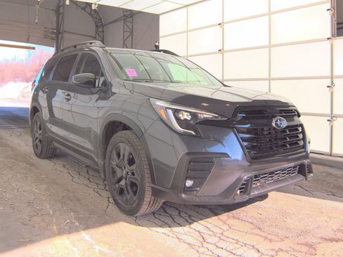 Used 2024 Subaru Ascent Onyx Edition image 4
