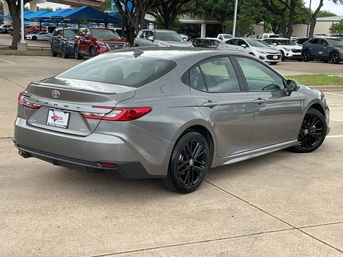 Used 2025 Toyota Camry SE image 5