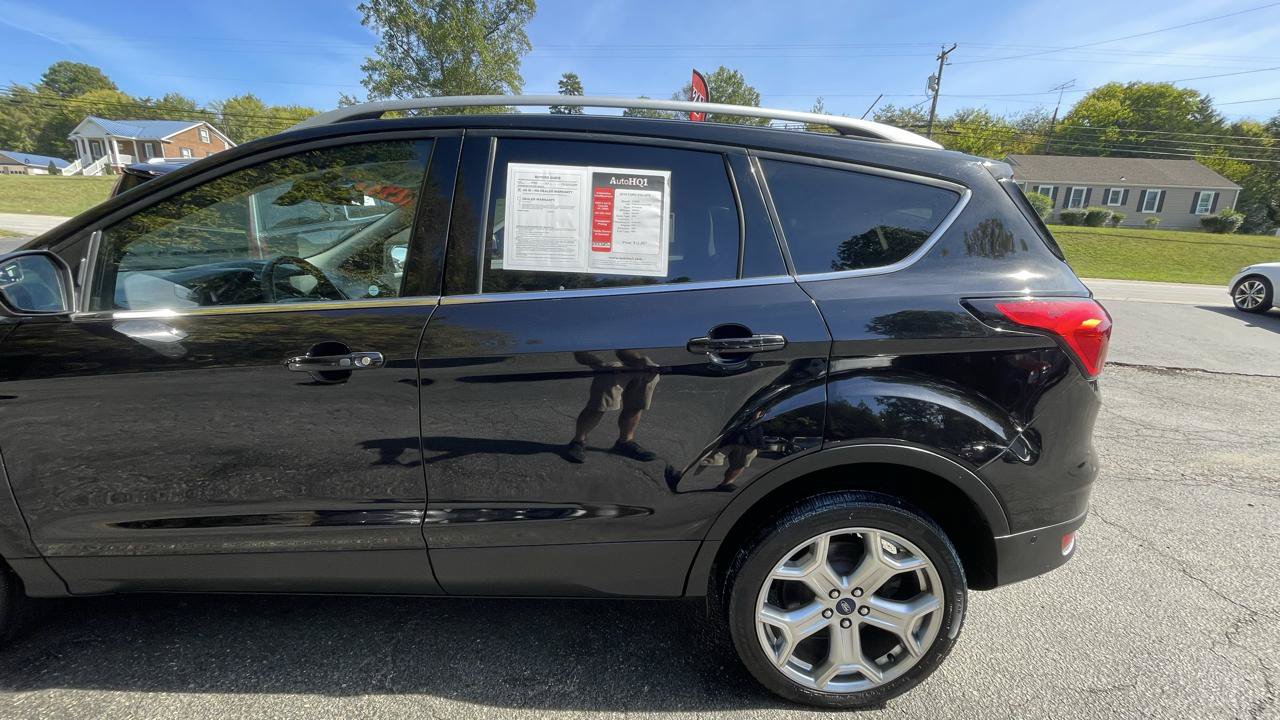 Used 2019 Ford Escape Titanium AWD/4WD image 4