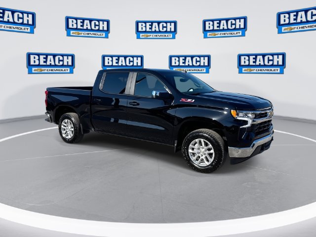 Used 2026 Chevrolet Silverado 1500 LT w/ Z71 Off-Road Package AWD/4WD image 2