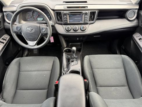 Used 2016 Toyota RAV4 LE FWD image 2