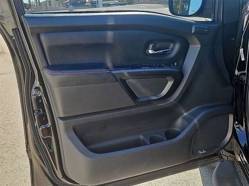 Used 2021 Nissan Titan PRO-4X w/ Pro-4x Convenience Package image 19