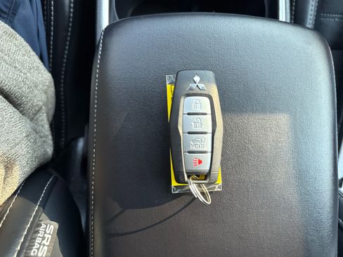 Used 2024 Mitsubishi Outlander SE image 26